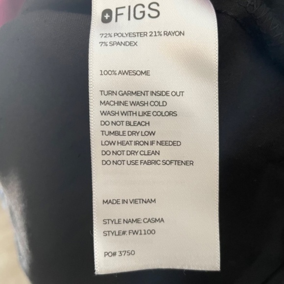 Figs Casma Three-Pocket‎ Scrub Top - Picture 9 of 9